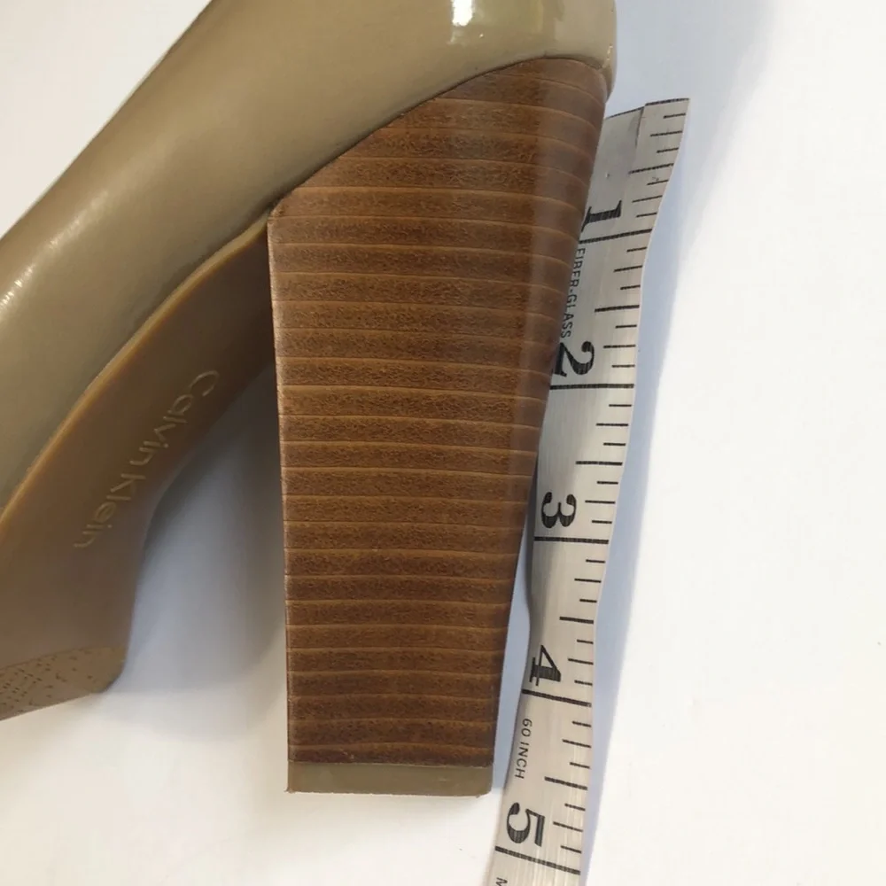 Calvin Klein Nude Platform Pointed Toe Triangular Wood Heels size 9M